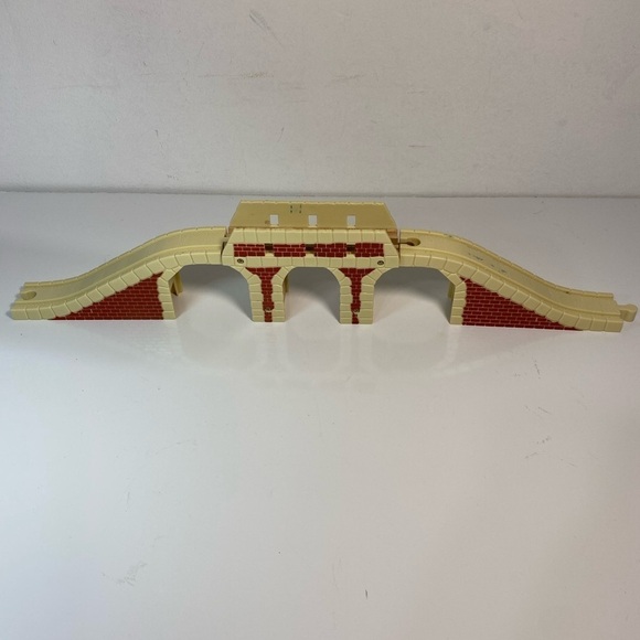 Thomas Tank 3 Section Clickety Clack Bridge Complete White Stone Red Brick 1997 - Picture 1 of 4